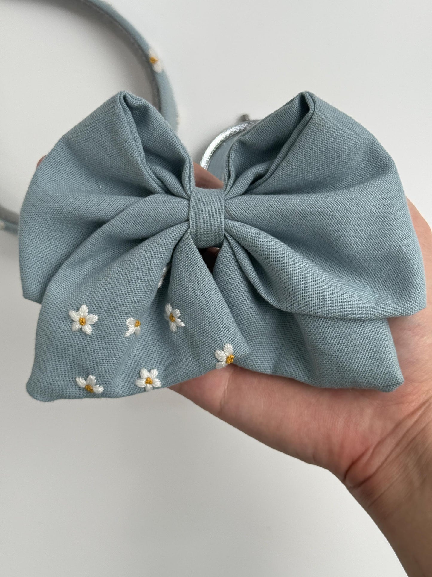 Daisy Embroidery Accessories Set
