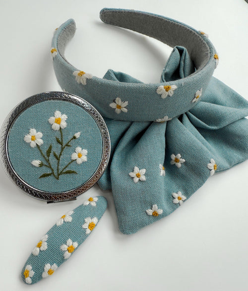 Daisy Embroidery Accessories Set
