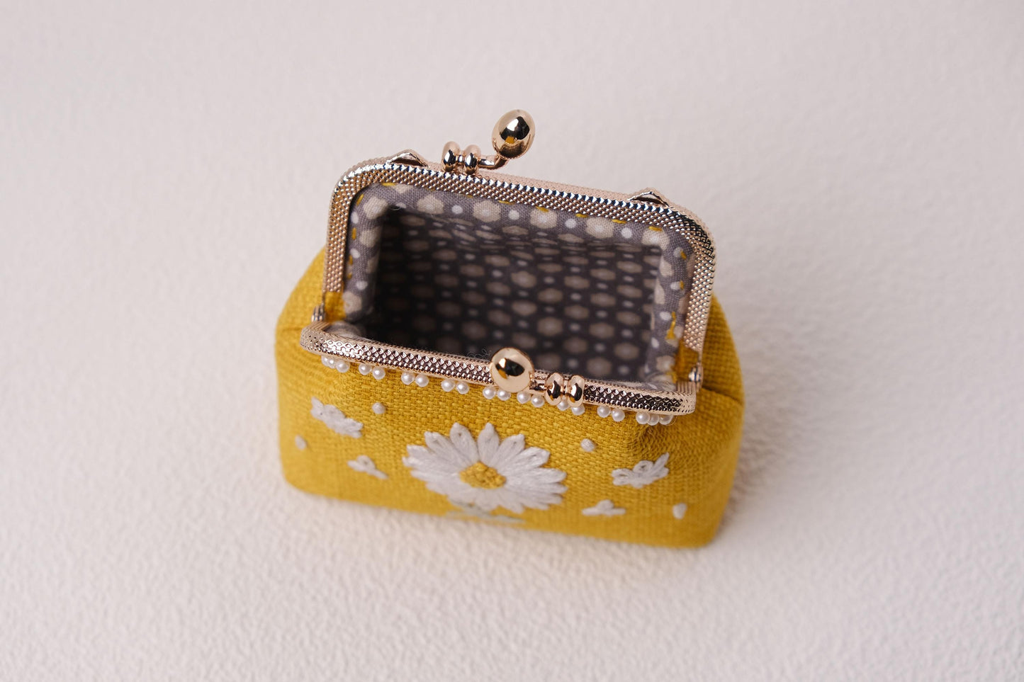 Embroidered Floral Clasp Bag Set