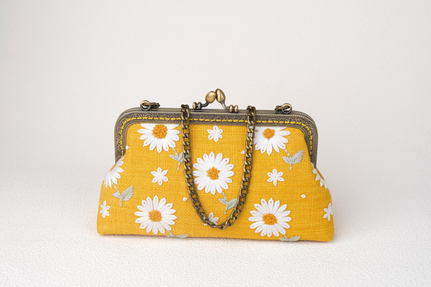 Embroidered Floral Clasp Bag Set