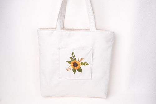 Personalized Linen Tote Bag with Daisy Embroidery