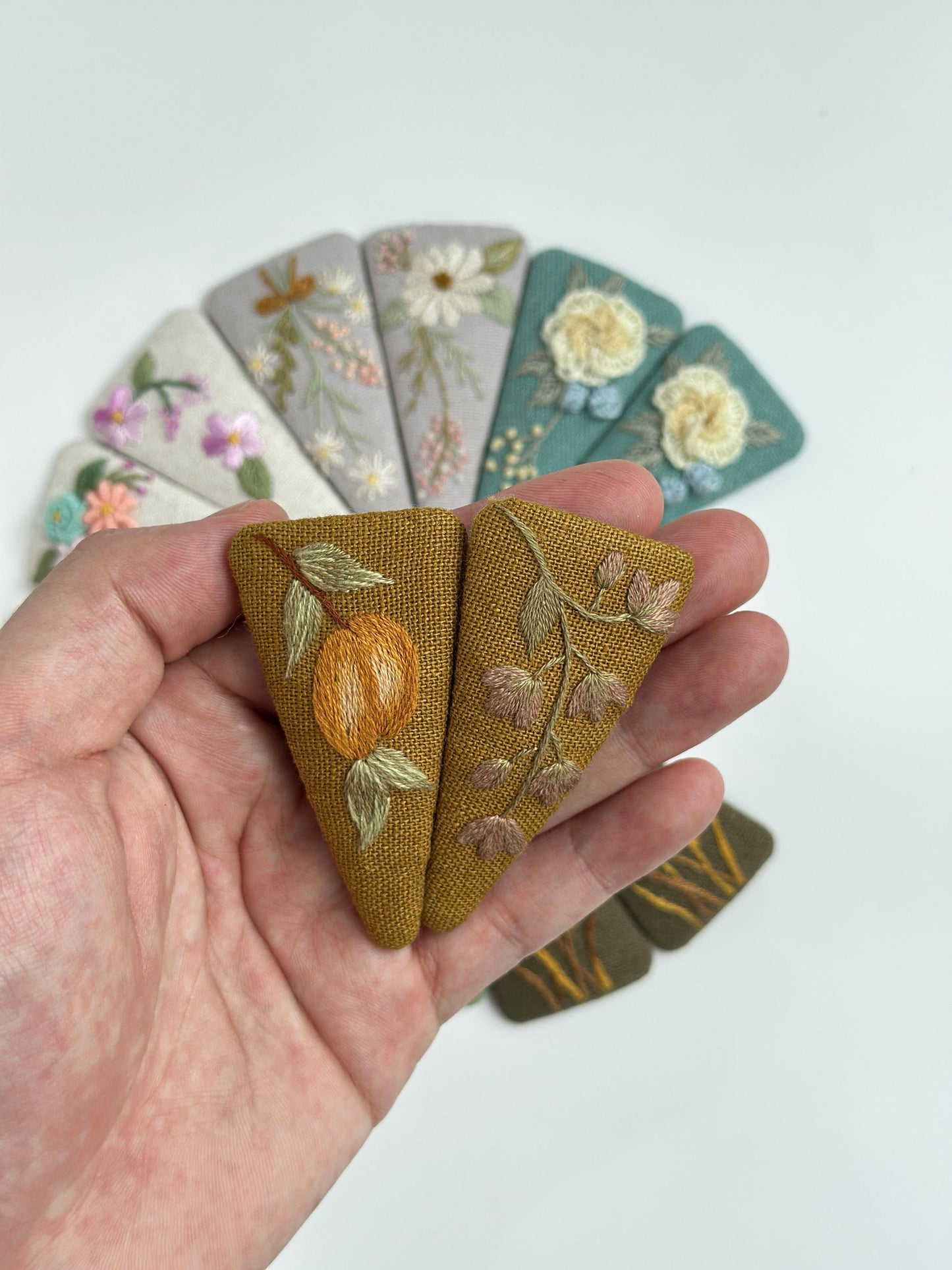 Triangle embroidery hair clip