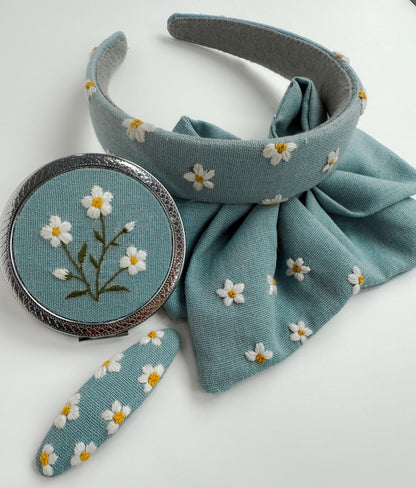 Daisy Embroidery Accessories Set