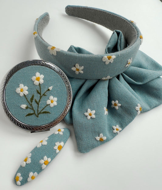 Daisy Embroidery Accessories Set