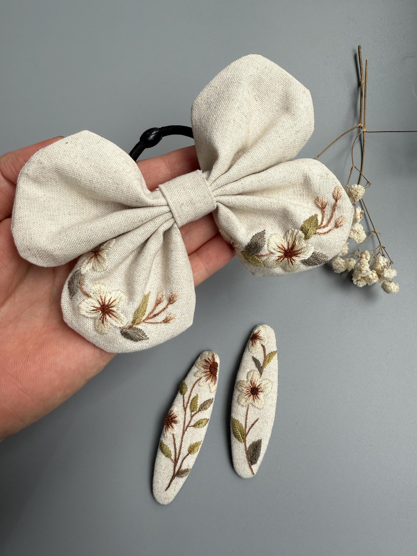 Daisy Embroidery Hair Bow