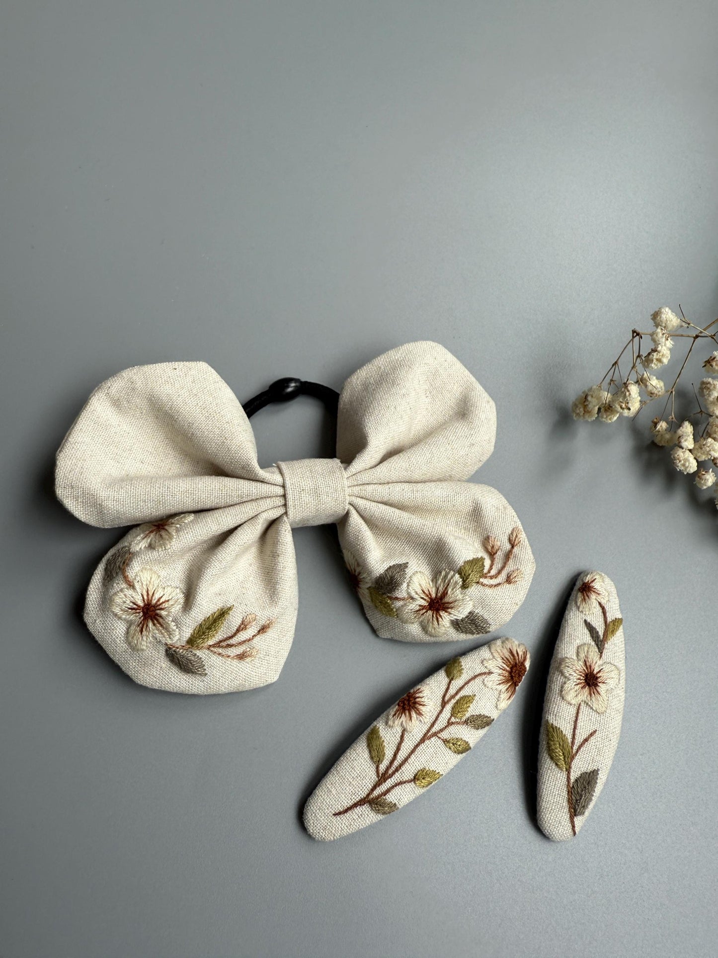 Daisy Embroidery Hair Bow