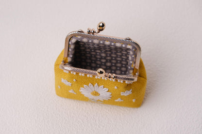 Embroidered Floral Clasp Bag Set