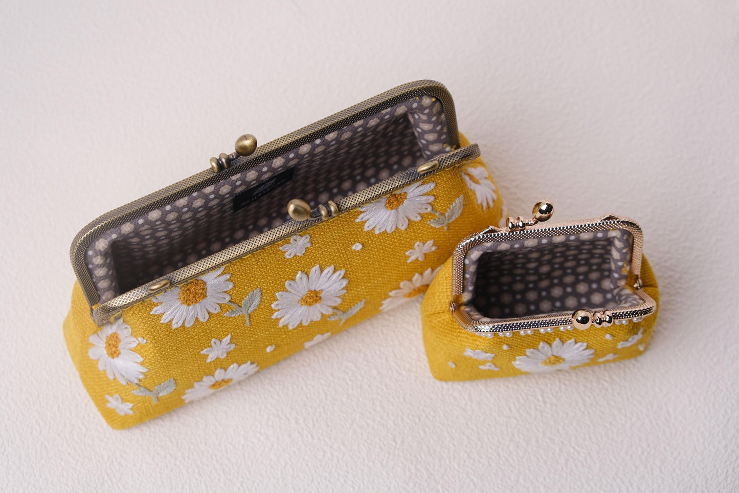 Embroidered Floral Clasp Bag Set