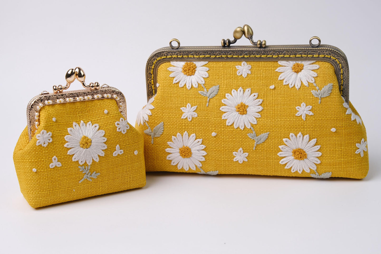 Embroidered Floral Clasp Bag Set