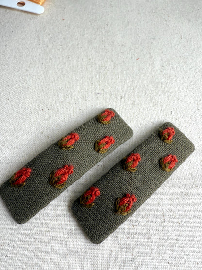Embroidered Hair Accessory & Mirror Set
