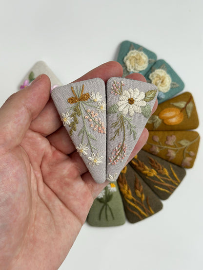 Triangle embroidery hair clip
